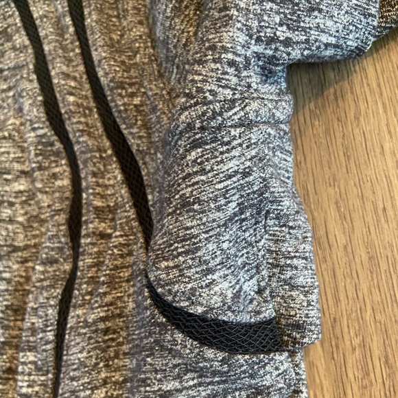 Lululemon Define Jacket Wing Mesh Size 6 - Picture 7 of 12